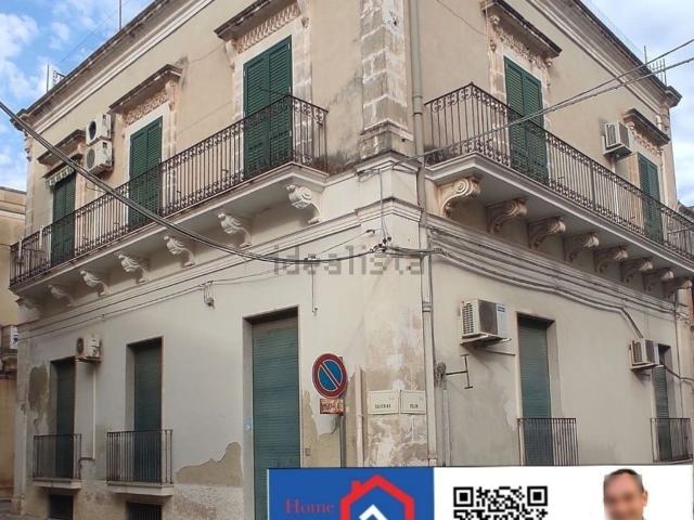 Villetta indipendente in vendita di 450 m² in Via Bellini, 24