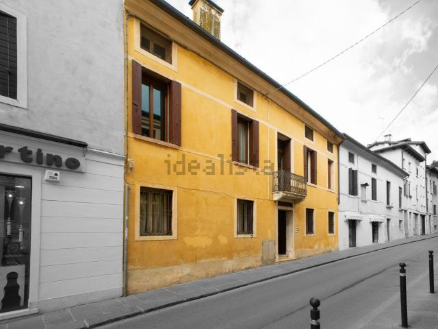 Villetta indipendente in vendita di 450 m² in Via Giovan Battista Barbieri, 22