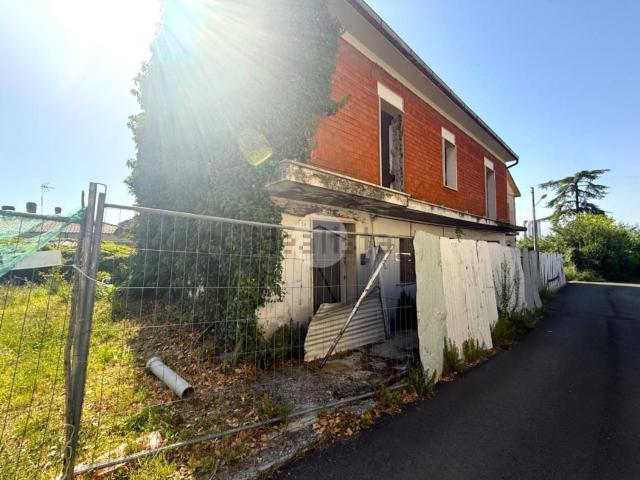Villetta bifamiliare in vendita di 450 m² in Via del Canarino, 20