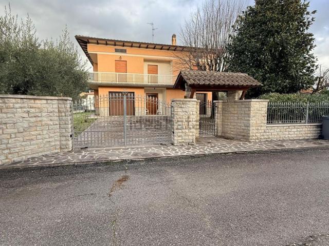Villetta indipendente in vendita di 450 m² in Via del Lavoro