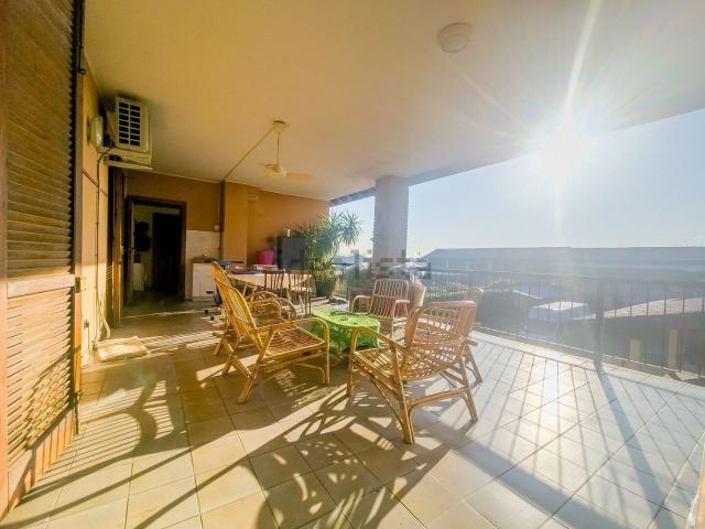Villetta indipendente in vendita di 450 m² in Via Fara D&apos Adda, 64