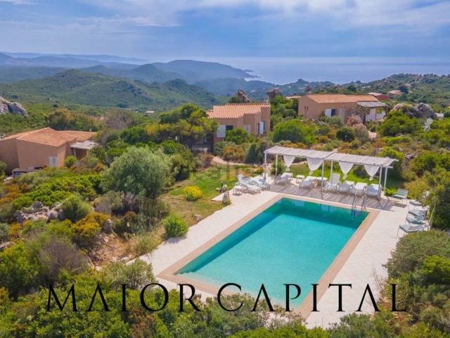 Villetta indipendente in vendita di 450 m² in Via Li Nibbaroni