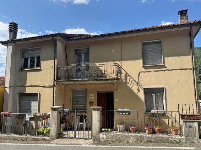 Villetta indipendente in vendita di 450 m² in Via Monte Nero, 5