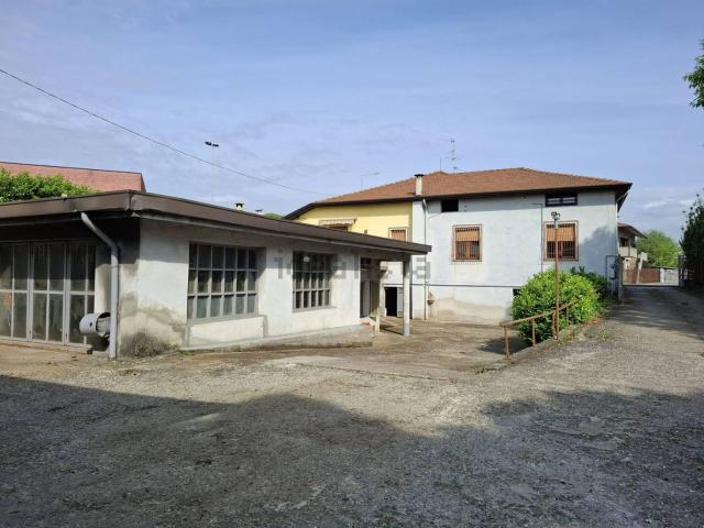 Villetta indipendente in vendita di 450 m² in Via Matteotti