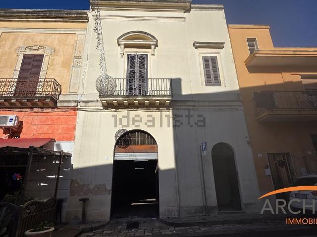 Villetta indipendente in vendita di 450 m² in Via Maria Santissima Addolorata, 36