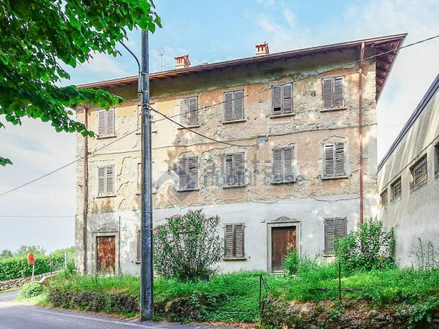 Villetta indipendente in vendita di 450 m² in Via Pietro Mascagni