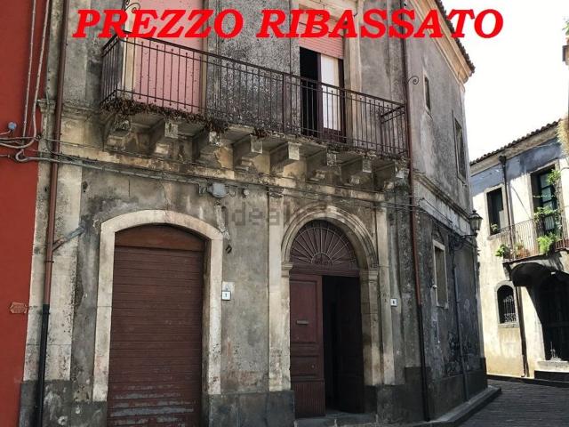 Villetta indipendente in vendita di 450 m² in Via Roma, 22