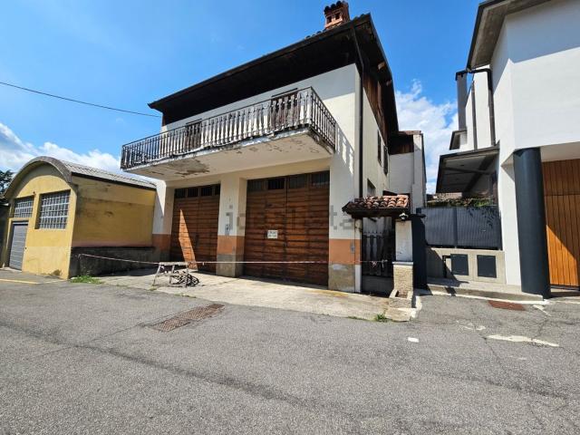 Villetta indipendente in vendita di 450 m² in Via Viani