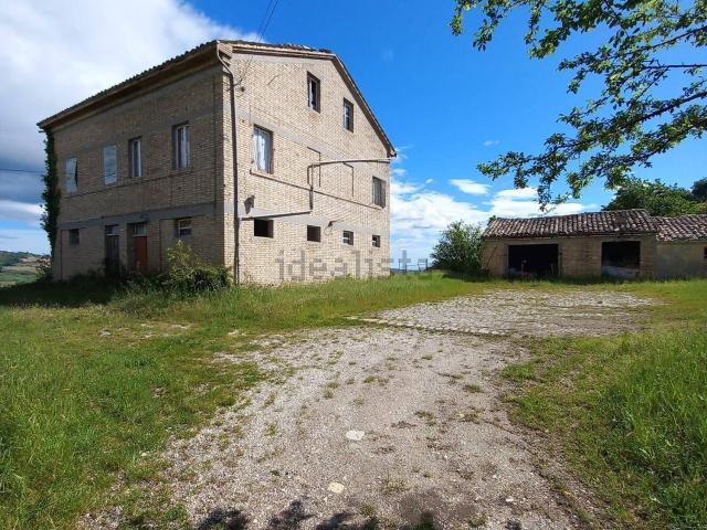 Villetta indipendente in vendita di 450 m² in Contrada Chiarmonte, 8