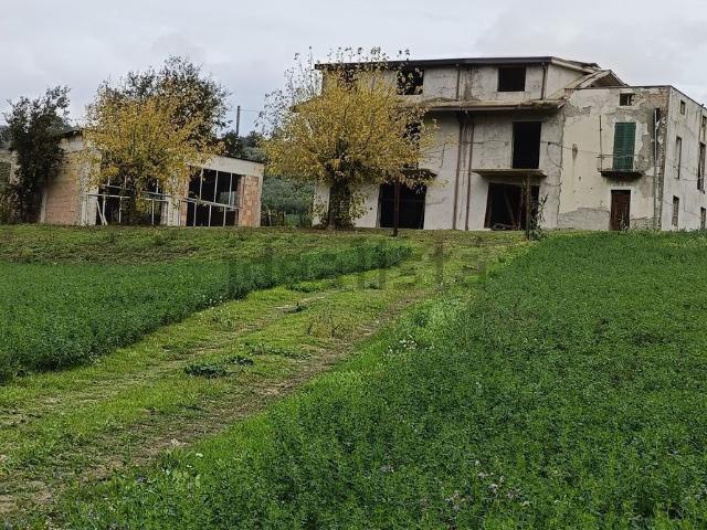 Villetta indipendente in vendita di 450 m² in Contrada Colle Barone