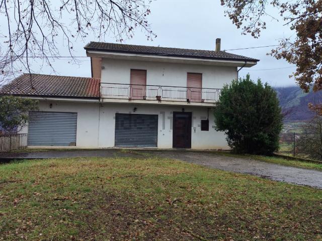 Villetta indipendente in vendita di 450 m² in Strada Provinciale 307
