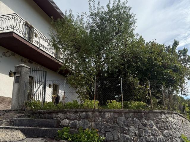 Villetta indipendente in vendita di 451 m² in Via Casale San Nicola