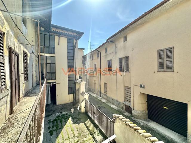 Villetta indipendente in vendita di 452 m² in Via Antonio Tadini