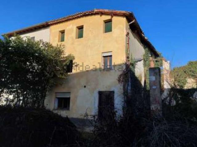 Villetta indipendente in vendita di 453 m² in Via D. Alighieri, 86