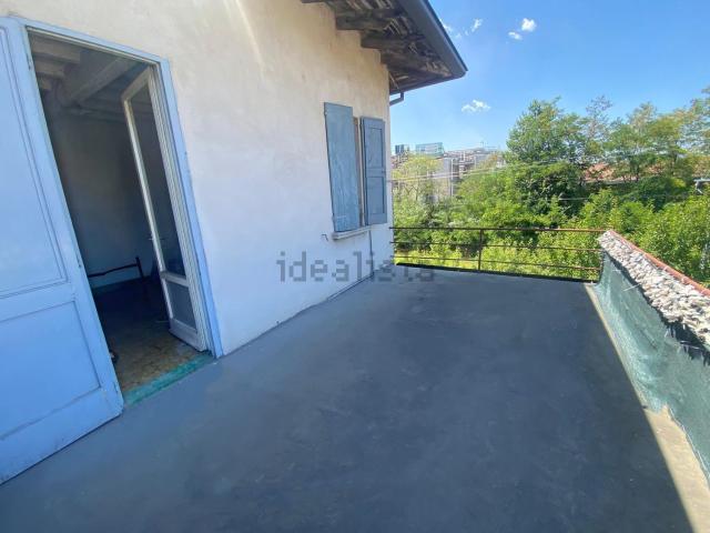 Villetta indipendente in vendita di 456 m² in Via Val d&apos Enza Nord, 77