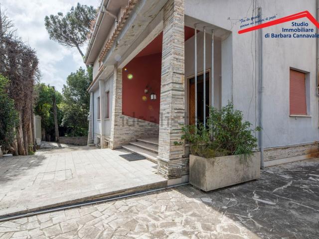 Villetta indipendente in vendita di 458 m² in Via Sant&apos Arcangelo di Romagna