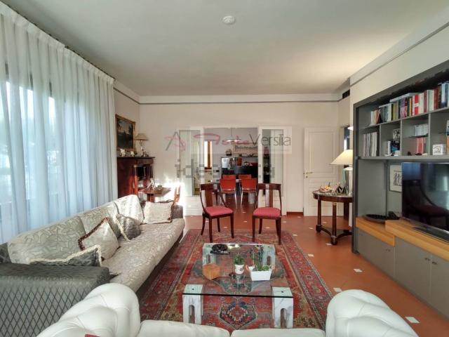 Villetta indipendente in vendita di 460 m²
