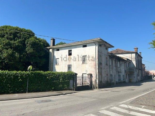 Villetta indipendente in vendita di 460 m² in Via Chiesa