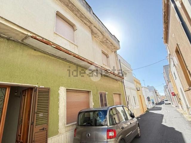 Villetta indipendente in vendita di 460 m² in Via Generale Albertone