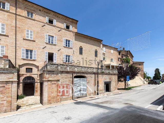 Villetta indipendente in vendita di 460 m² in Via Giovanni Pascoli