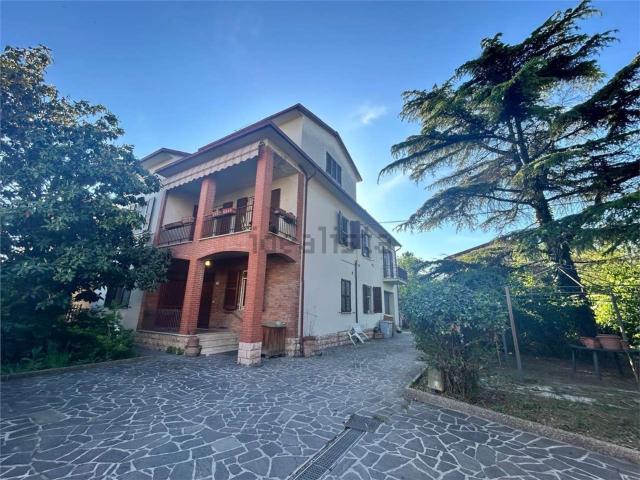Villetta indipendente in vendita di 460 m² in Via Mosca, 10