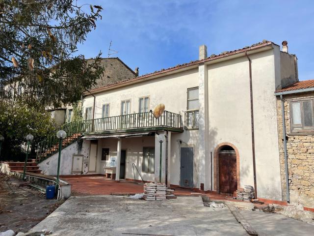 Villetta indipendente in vendita di 460 m² in Via San Sisto, 21