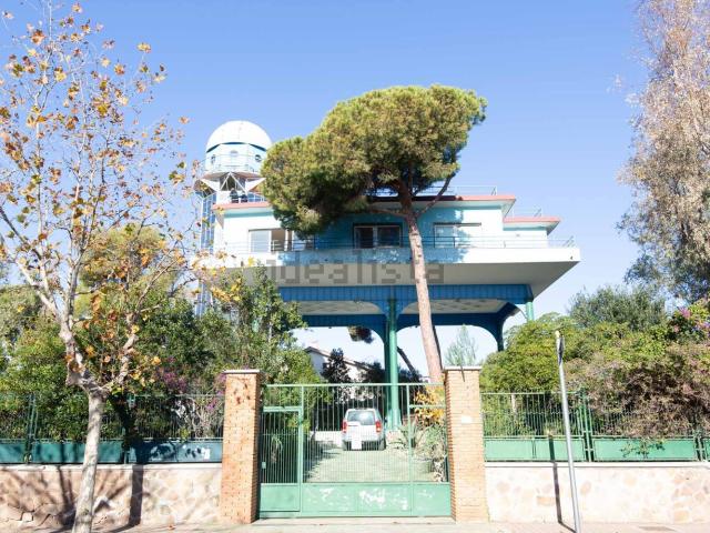 Villetta indipendente in vendita di 460 m² in Via pirgus