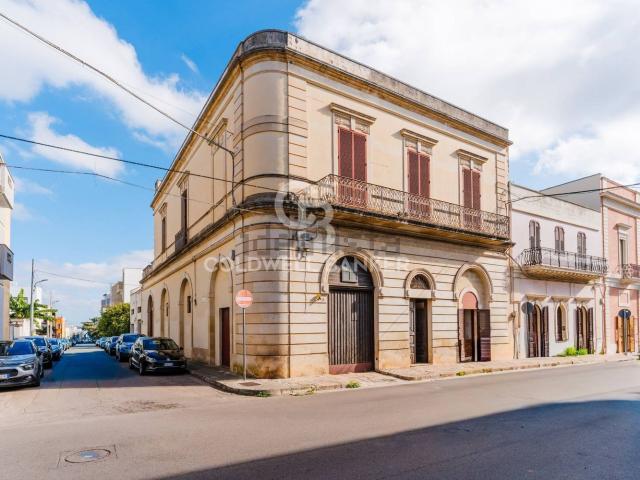 Villetta indipendente in vendita di 462 m² in Via Trieste, 9