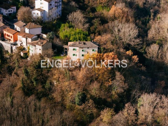 Villetta indipendente in vendita di 463 m² in Via Borgo