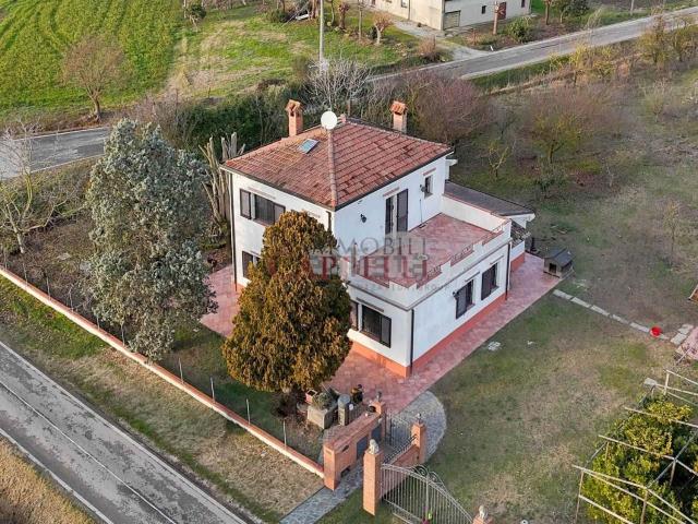 Villetta indipendente in vendita di 464 m²