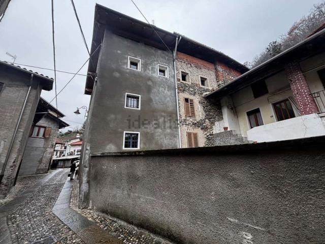 Villetta indipendente in vendita di 466 m² in Via San Grato, 32