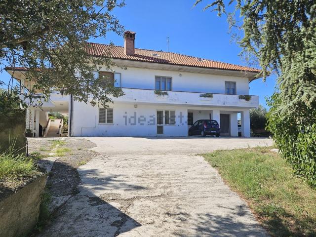 Villetta indipendente in vendita di 466 m² in Strada del San Salvatore, 64