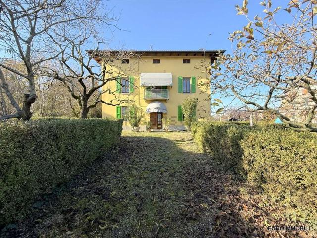 Villetta indipendente in vendita di 468 m² in Strada del Bottone