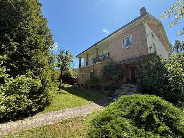Villetta indipendente in vendita di 468 m² in Strada Monterosso, 12