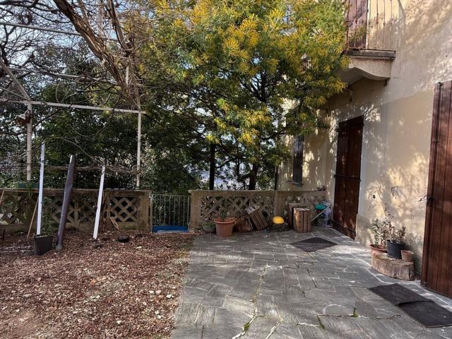 Villetta indipendente in vendita di 470 m² in Via Oslavia