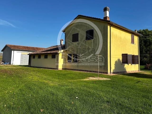 Villetta indipendente in vendita di 470 m² in Via Sant&apos  Alberto
