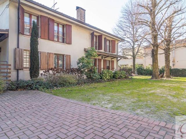 Villetta indipendente in vendita di 470 m² in Via per Modena, 101