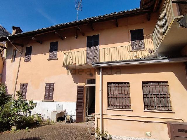 Villetta indipendente in vendita di 470 m² in Corso Insurrezione