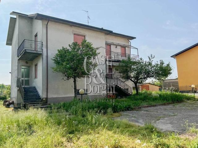 Villetta indipendente in vendita di 474 m² in Via Dante Alighieri, 43