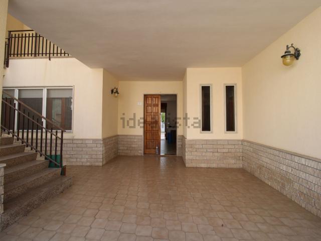 Villetta indipendente in vendita di 478 m² in Via Monte Grappa
