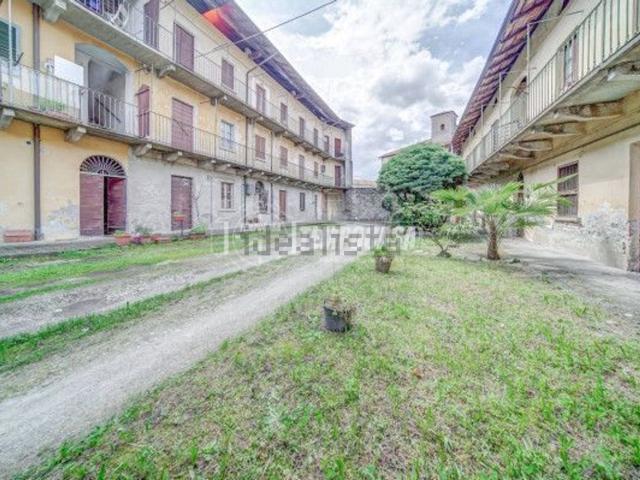 Villetta indipendente in vendita di 478 m² in Via Maggiate