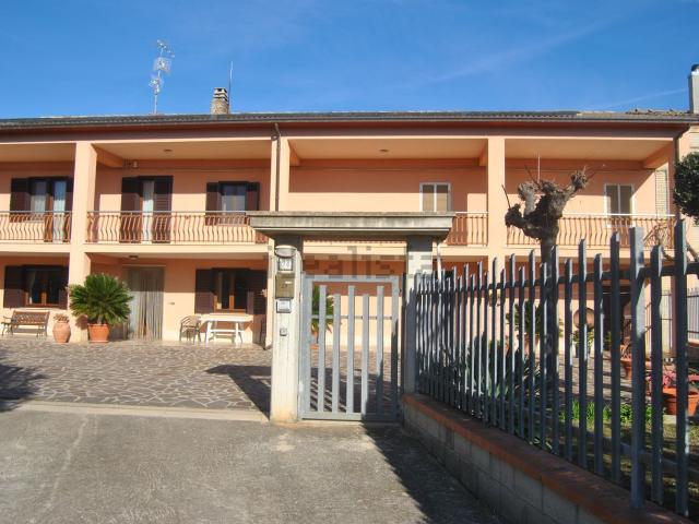 Villetta indipendente in vendita di 478 m² in Contrada Martina, 27