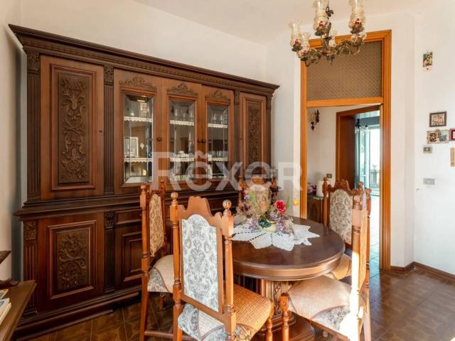 Villetta indipendente in vendita di 479 m² in Via Dante Alighieri
