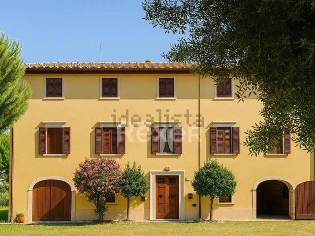 Villetta indipendente in vendita di 479 m² in Via Dante Alighieri