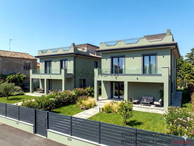 Villetta indipendente in vendita di 482 m²