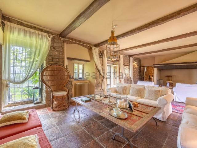 Villetta indipendente in vendita di 483 m² in Via Gamberaia