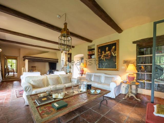 Villetta indipendente in vendita di 483 m² in Via Gamberaia