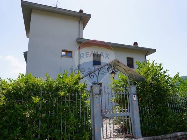 Villetta indipendente in vendita di 483 m² in Via San Pio, 2