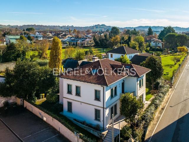 Villetta indipendente in vendita di 485 m² in Via Guglielmo Marconi