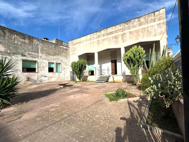 Villetta indipendente in vendita di 485 m² in Via Nazario Sauro, 14